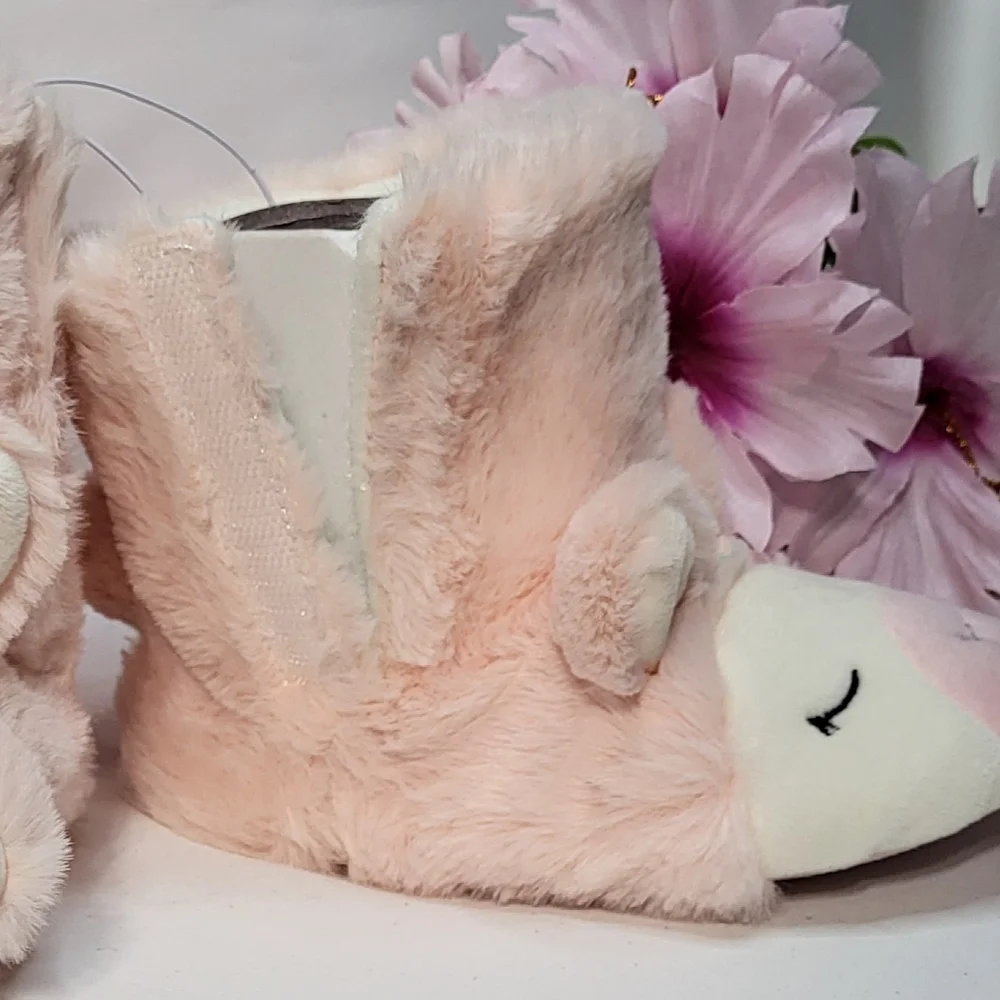 Cat & Jack Girls NWT Light Pink Llama Faux Fur Slipper Booties Sz Medium (7/8)